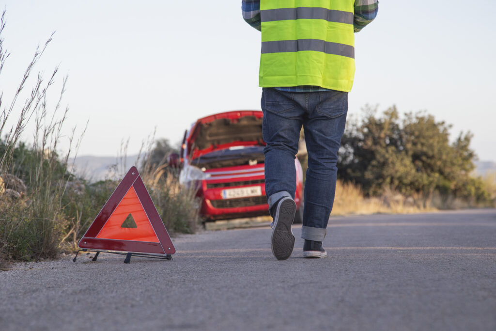 A person from RT Towing team does roadside assistance dallas